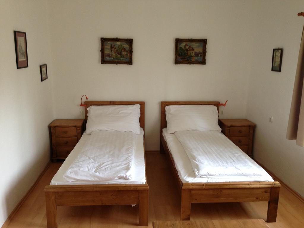 Vida-Lak Villa Berekfurdo Phòng bức ảnh